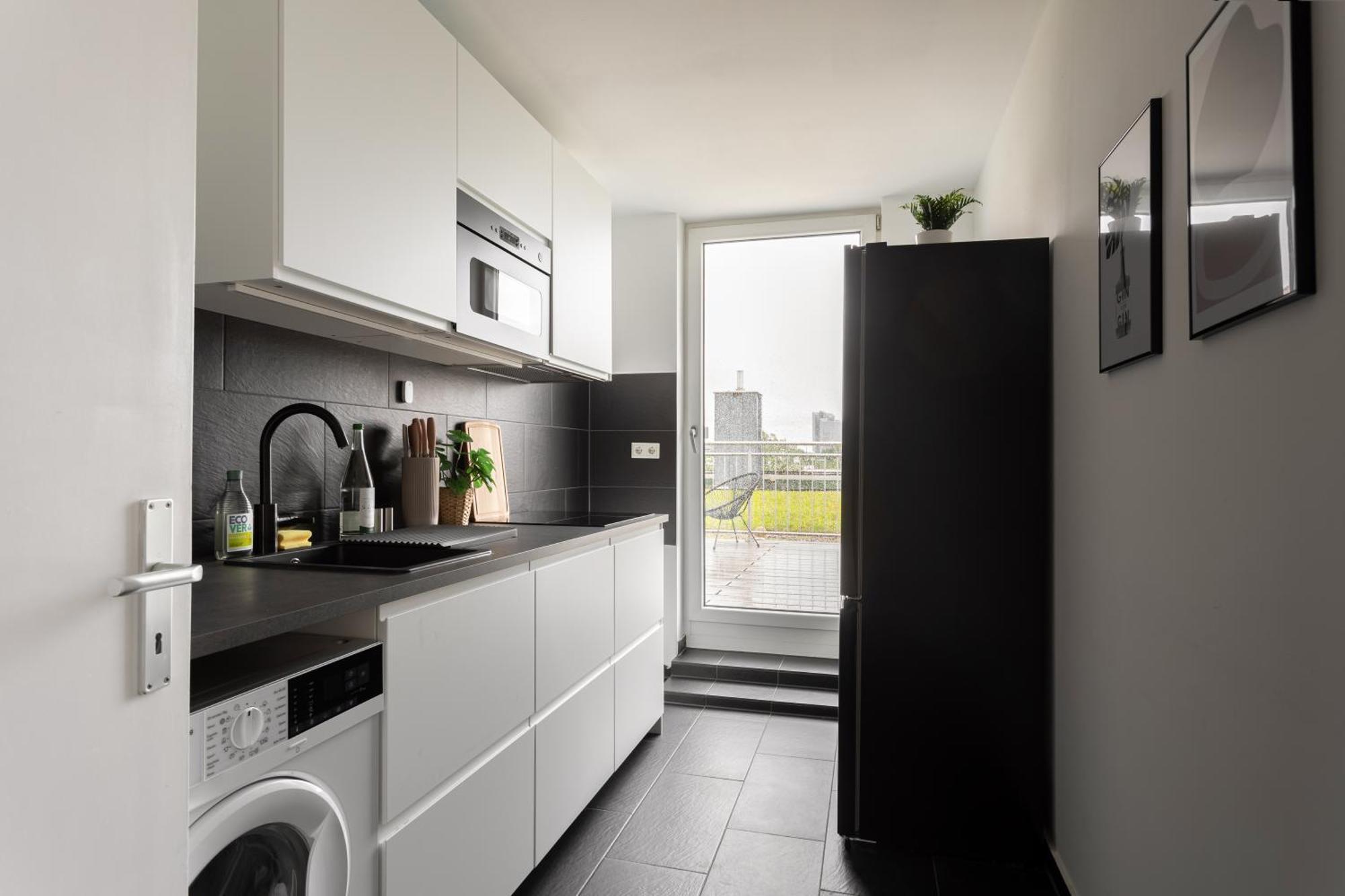 Global Living - Design I Terrace I Kitchen I Smart-tv I Parking Space I * München