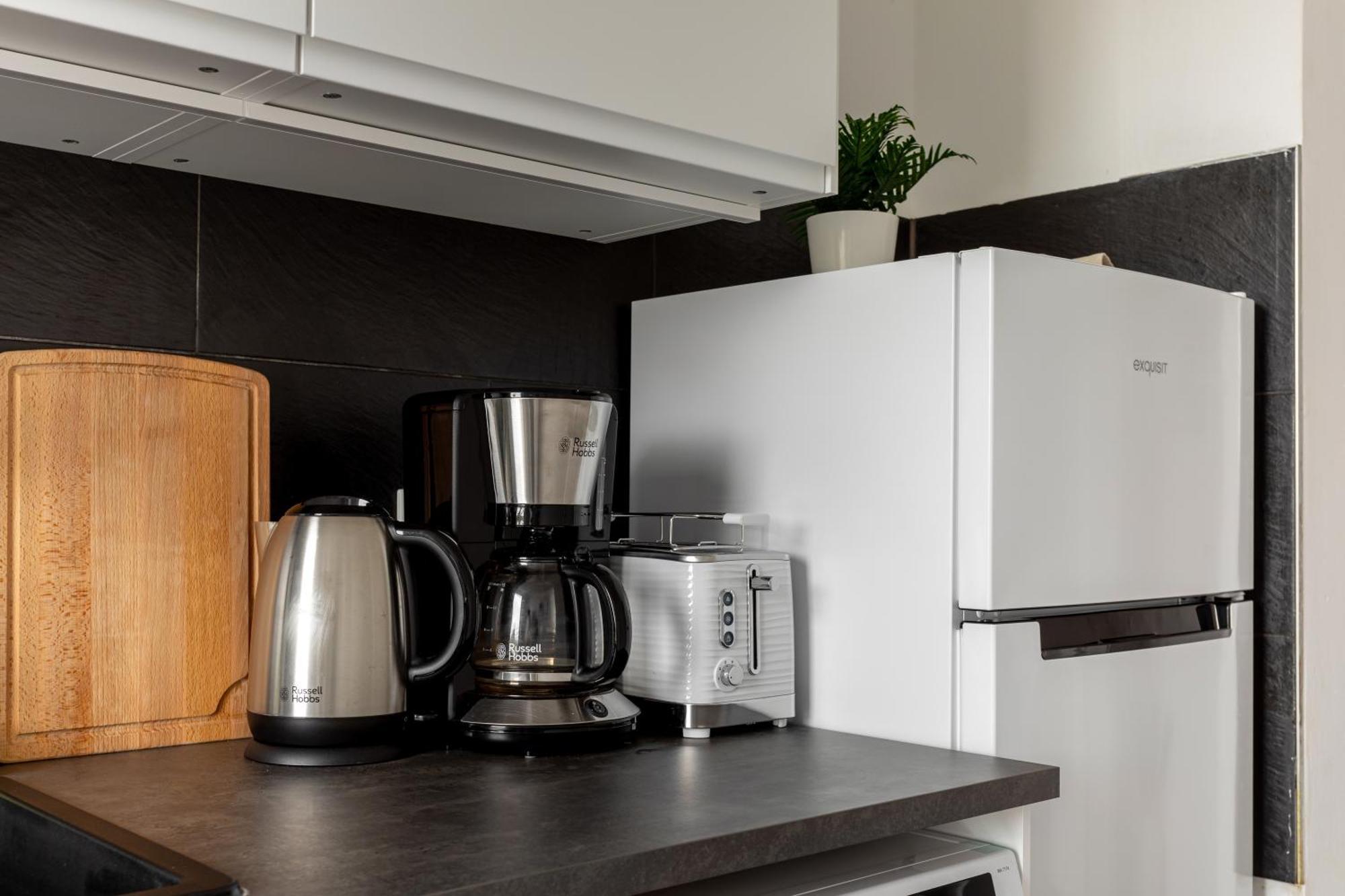 Global Living - Design I Terrace I Kitchen I Smart-tv I Parking Space I * München